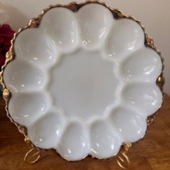Vintage Milk Glass Deviled Egg Tray Divided Serving Dish and Leaf Handle Bowl wi - Picture 5 of 5
